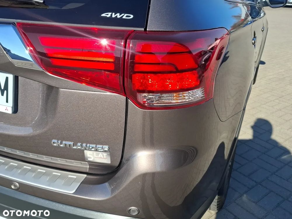 Mitsubishi Outlander 2.0 Instyle SDA 4WD CVT - 10