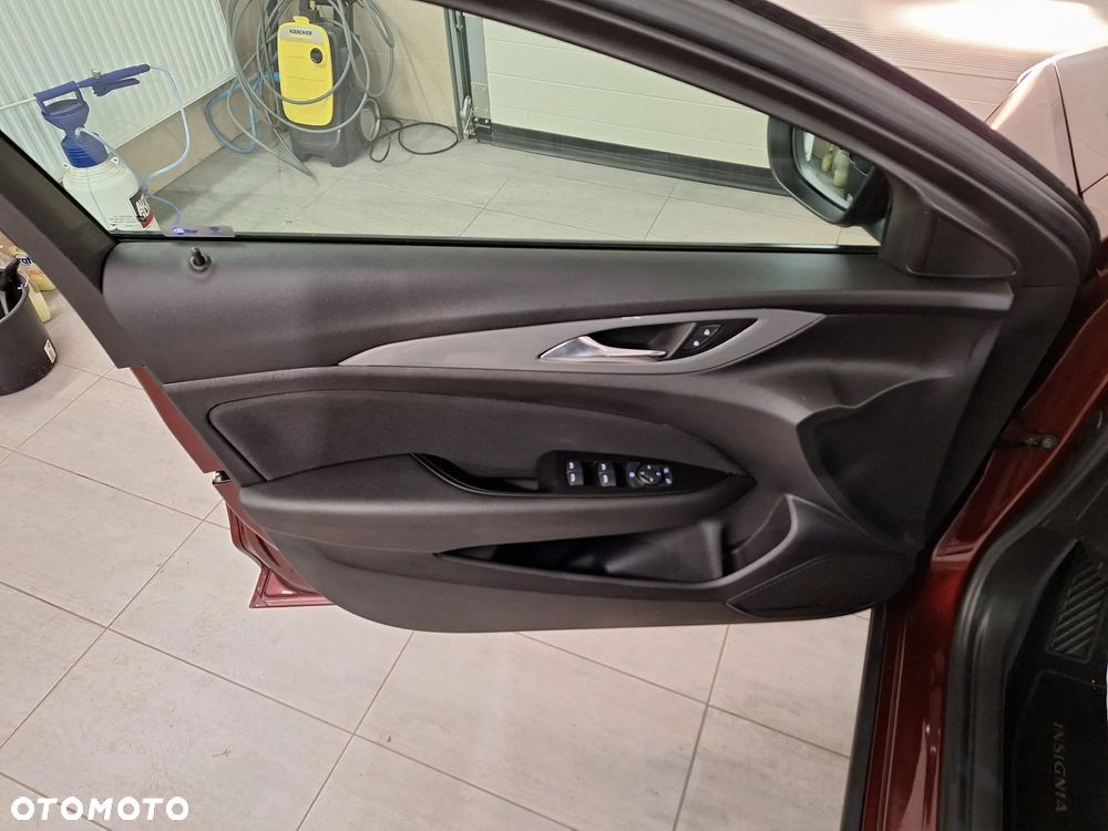 Opel Insignia 1.5 T Exclusive S&S - 19