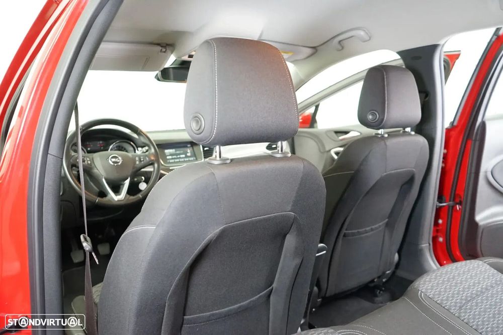 Opel Astra Sports Tourer - 33