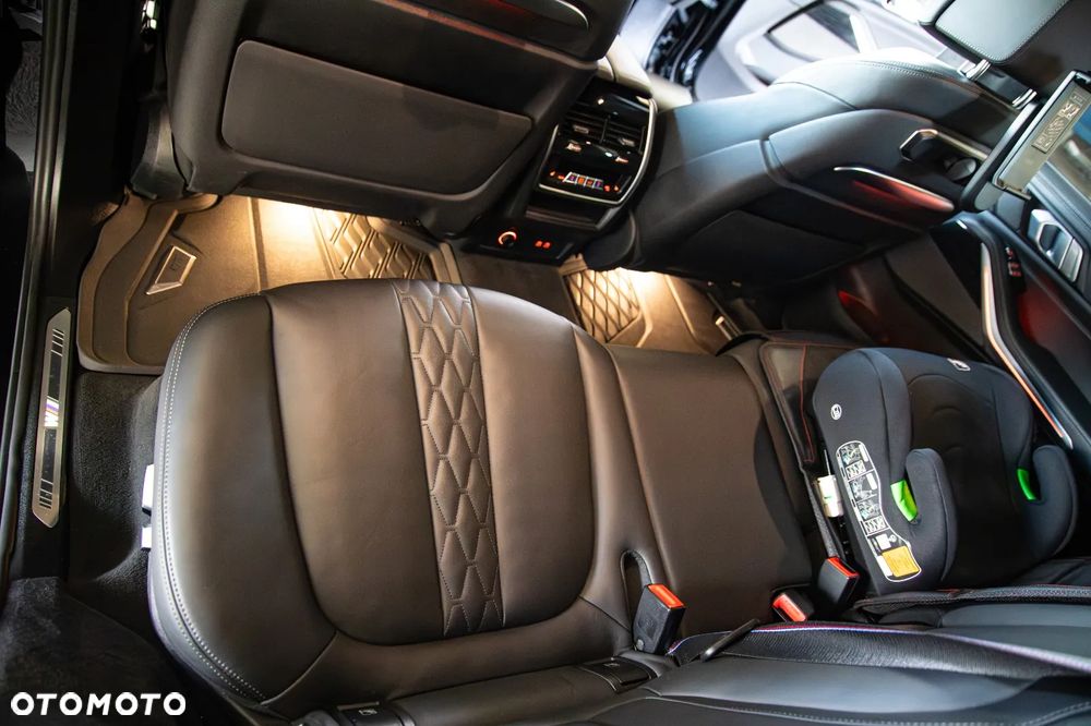 BMW X7 - 12