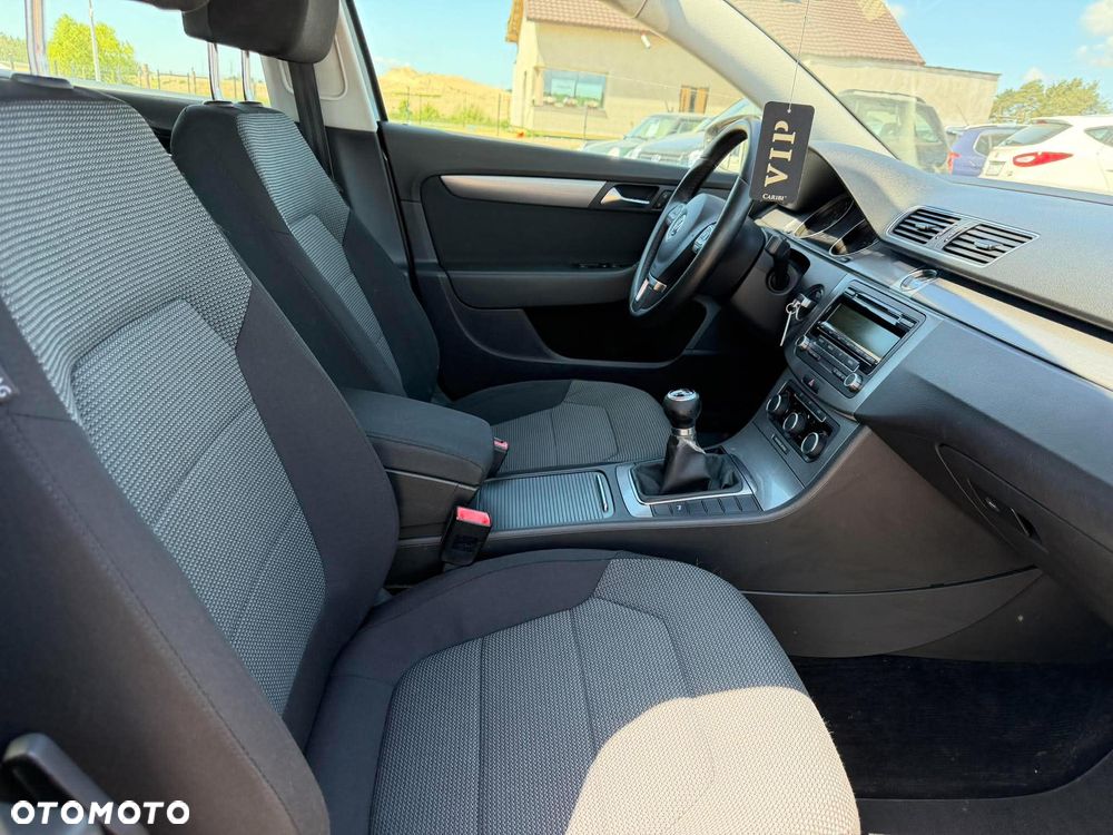 Volkswagen Passat 1.8 TSI Comfortline - 11