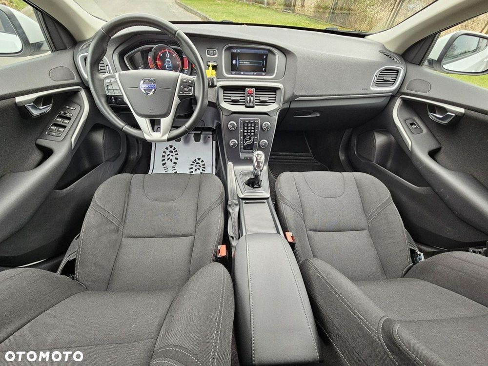 Volvo V40 D2 Momentum - 7