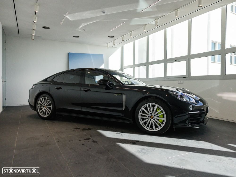 Porsche Panamera 4 E-Hybrid Platinum Edition - 9
