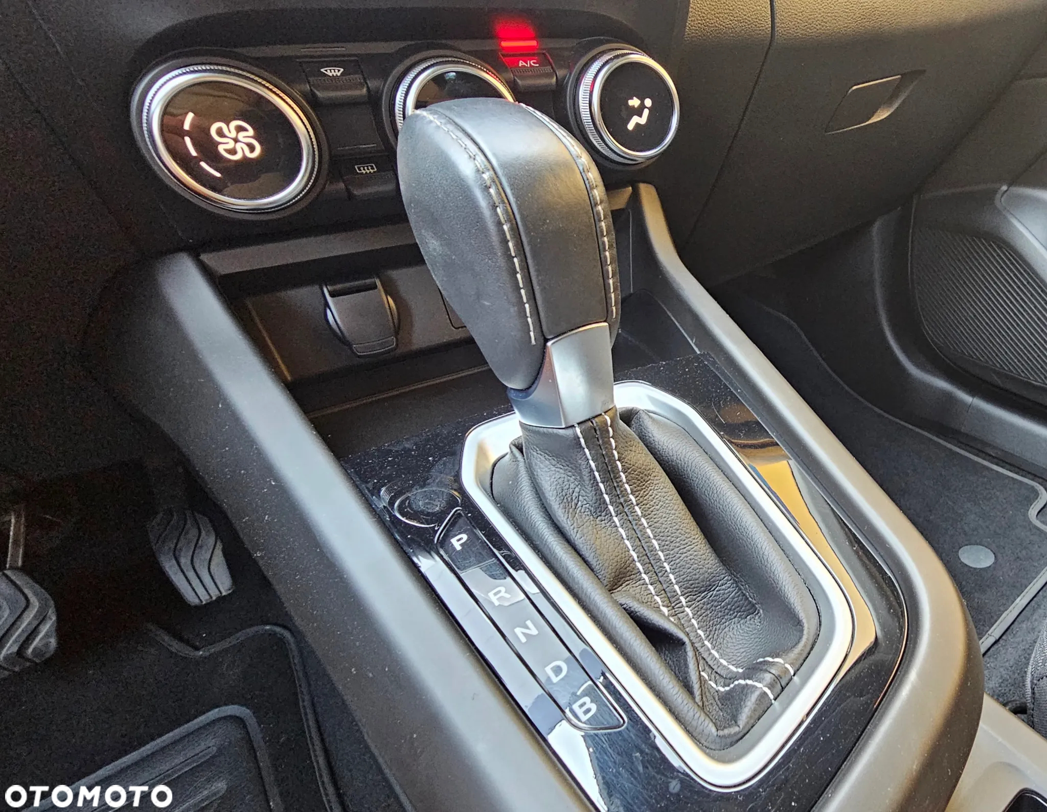 Renault Arkana 1.6 E-TECH Intens MMT - 23