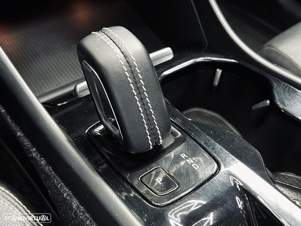 Volvo XC 40 2.0 D3 R-Design Geartronic - 39