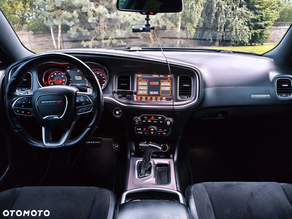 Dodge Charger 5.7 R/T - 13