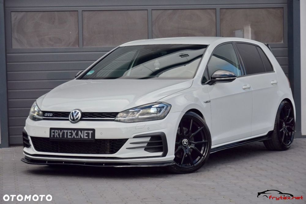Volkswagen Golf - 37