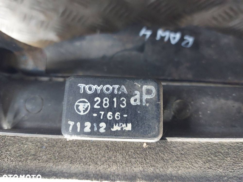 CHŁODNICA WODY + WENTYLATOR TOYOTA RAV4 II LIFT 2.0 16V - 4