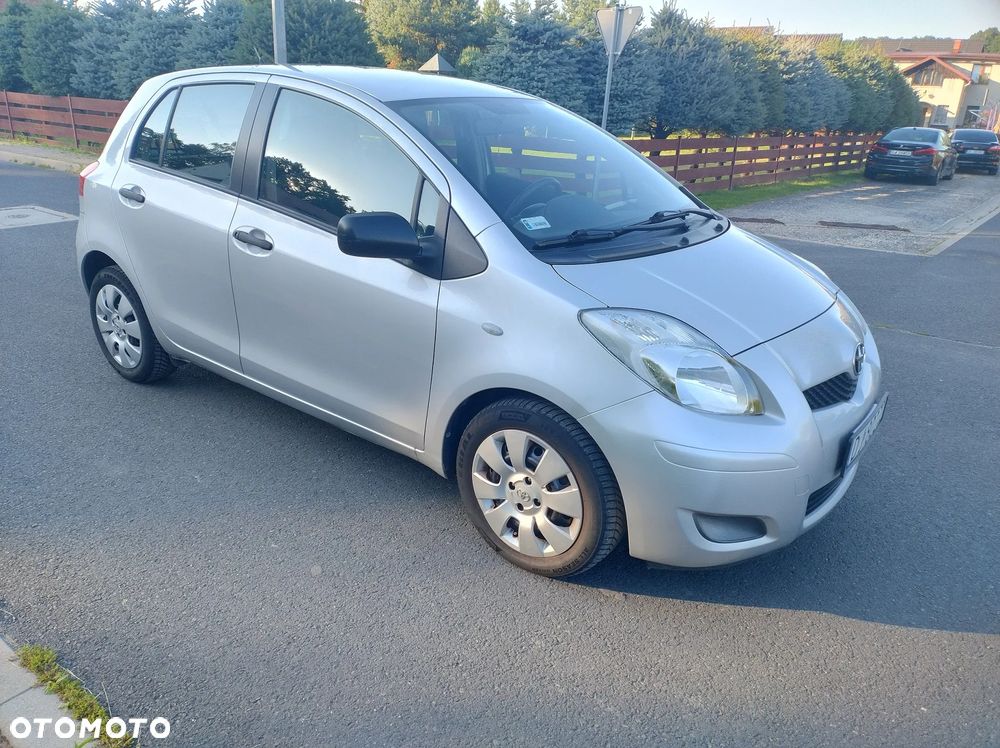 Toyota Yaris 1.33 Luna - 1