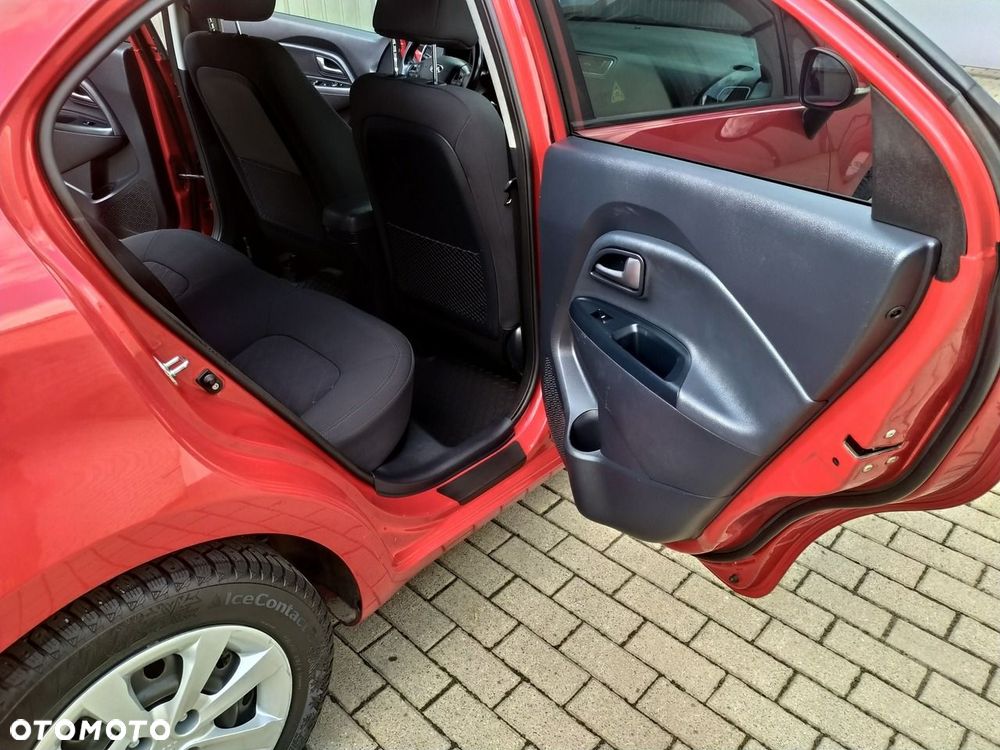 Kia Rio - 23
