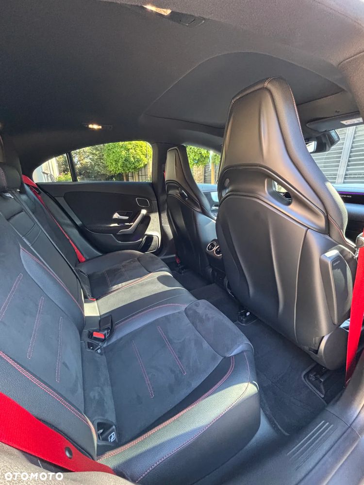 Mercedes-Benz CLA - 10