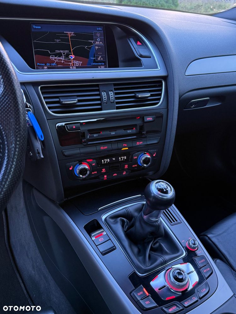 Audi A4 Avant 2.0 TDI DPF S line Sportpaket - 12