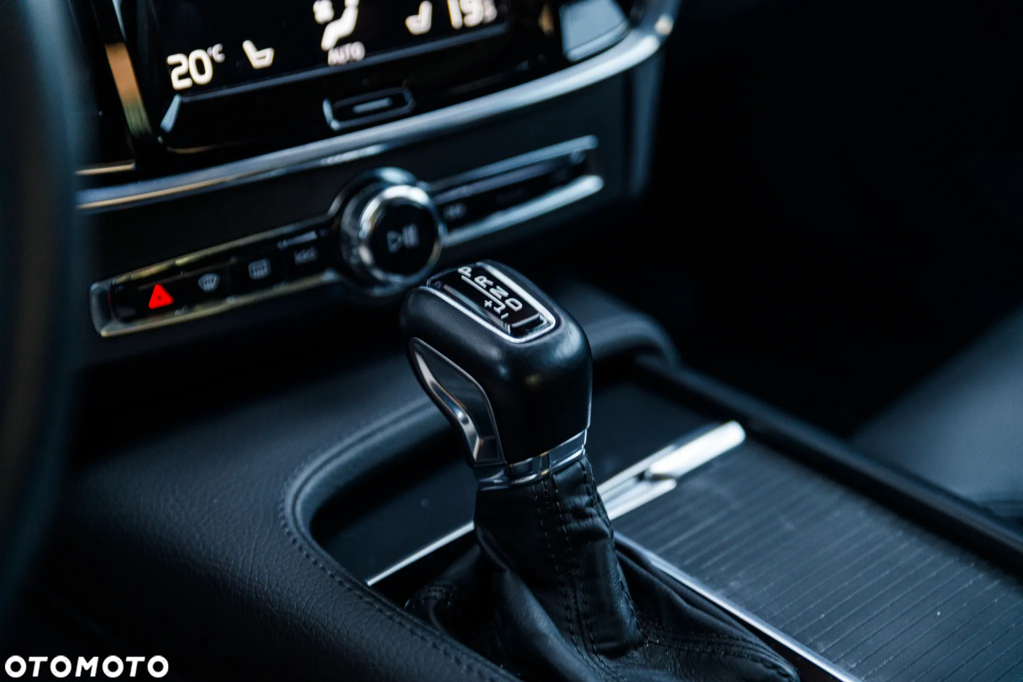 Volvo S90 D4 Momentum Pro - 20