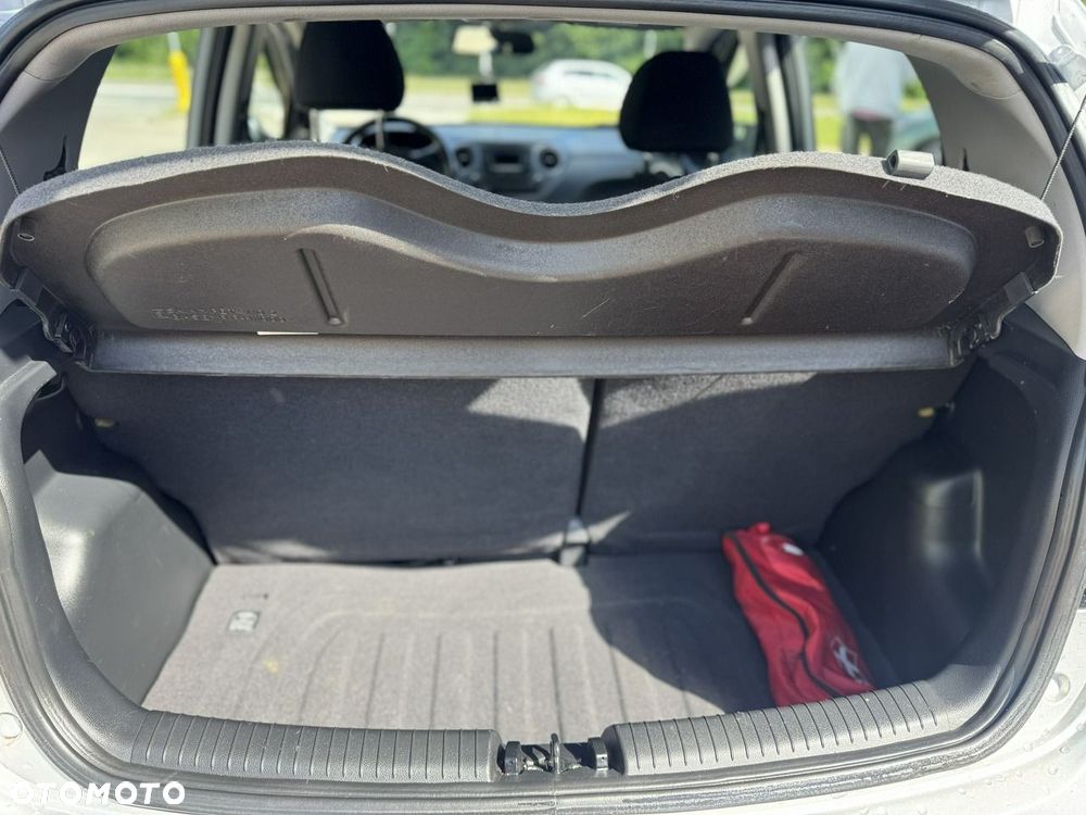 Hyundai i10 - 11