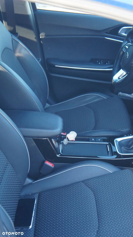 Kia XCeed 1.5 T-GDI L Business Line - 10