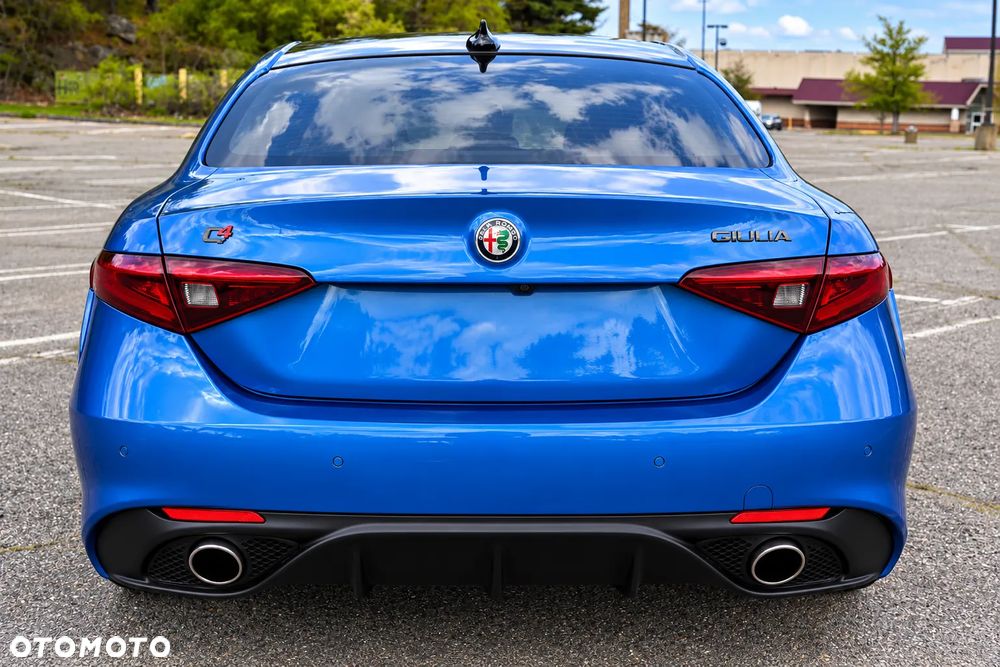 Alfa Romeo Giulia 2.0 Turbo 16V AT8-Q4 Ti - 6
