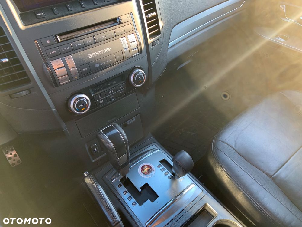 Mitsubishi Pajero 3.2 DID Alpine Edition - 14