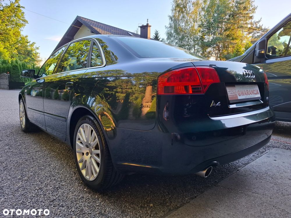 Audi A4 Limousine - 8