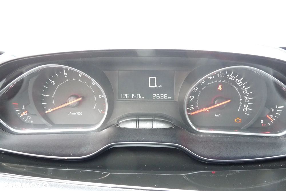 Peugeot 208 1.2 PureTech Active - 8