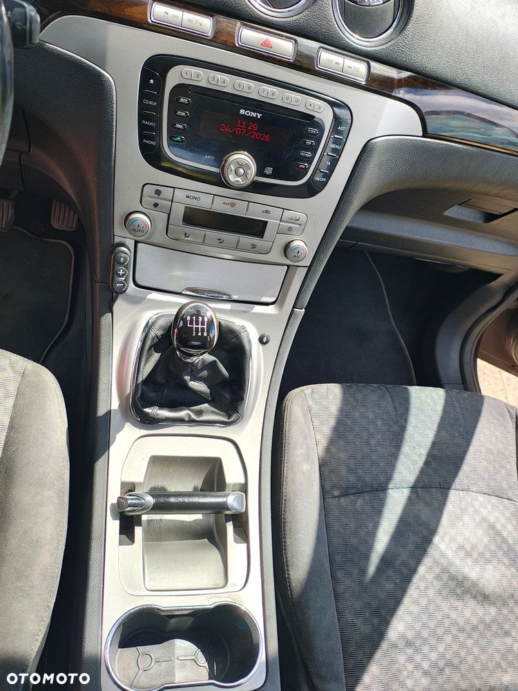 Ford Galaxy 2.0 TDCi Ghia - 25