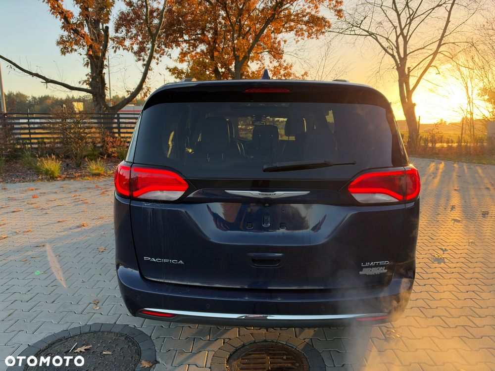 Chrysler Pacifica - 6