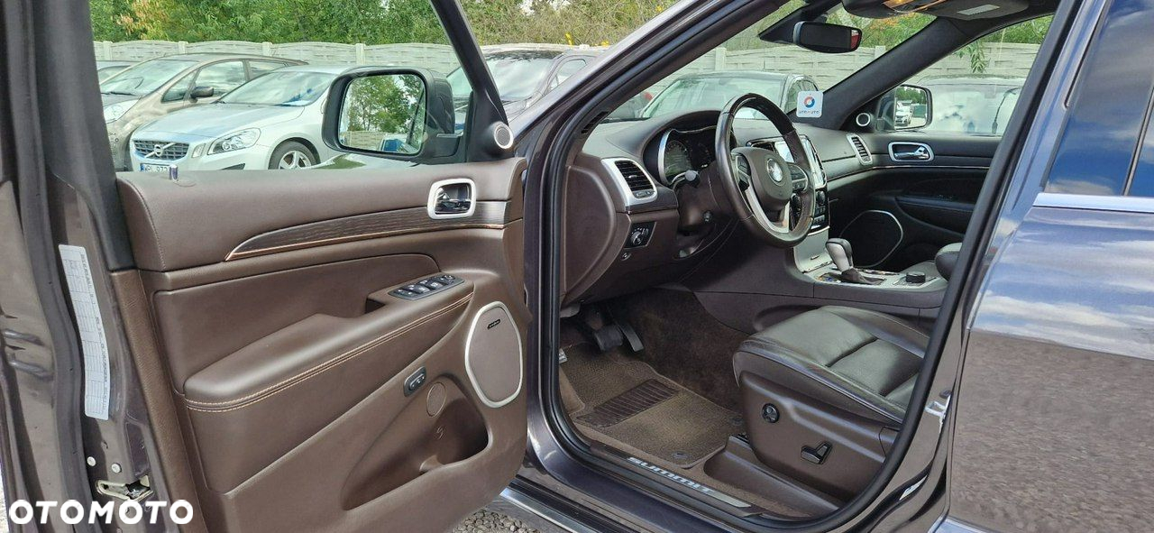 Jeep Grand Cherokee - 26