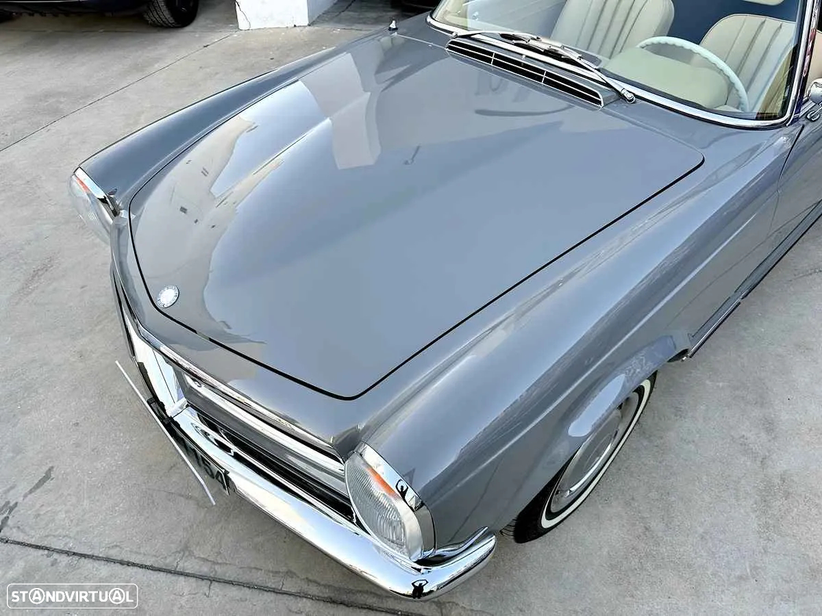 Mercedes-Benz 230 - 56