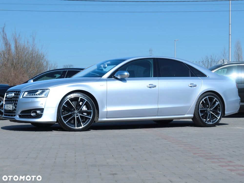Audi S8 Plus - 31