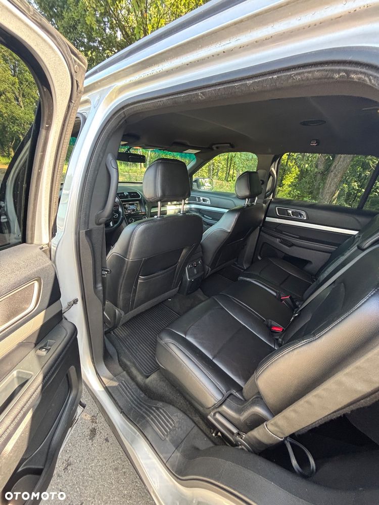 Ford Explorer - 8