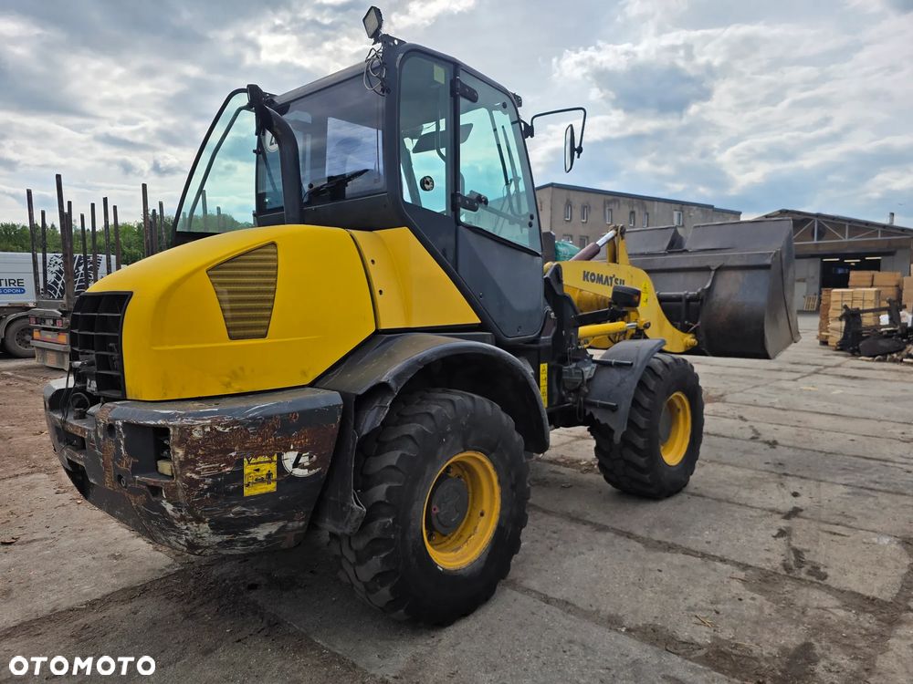 Komatsu WA100 - 2