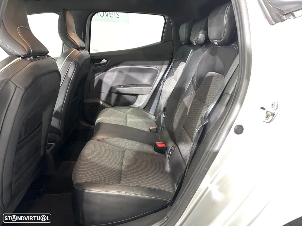 Renault Clio - 11