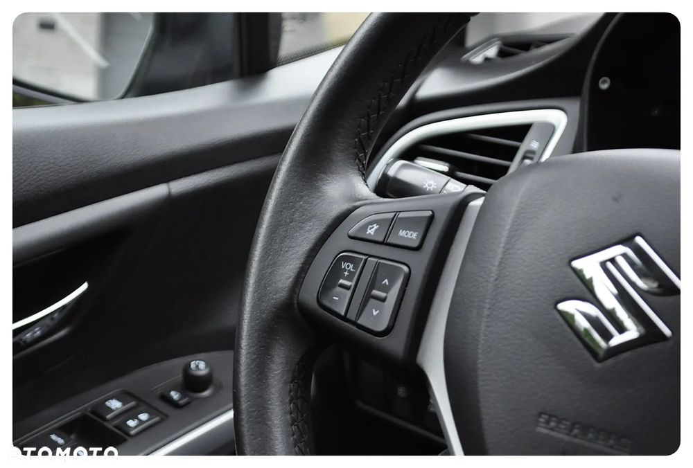 Suzuki SX4 S-Cross 1.4 T Premium - 29