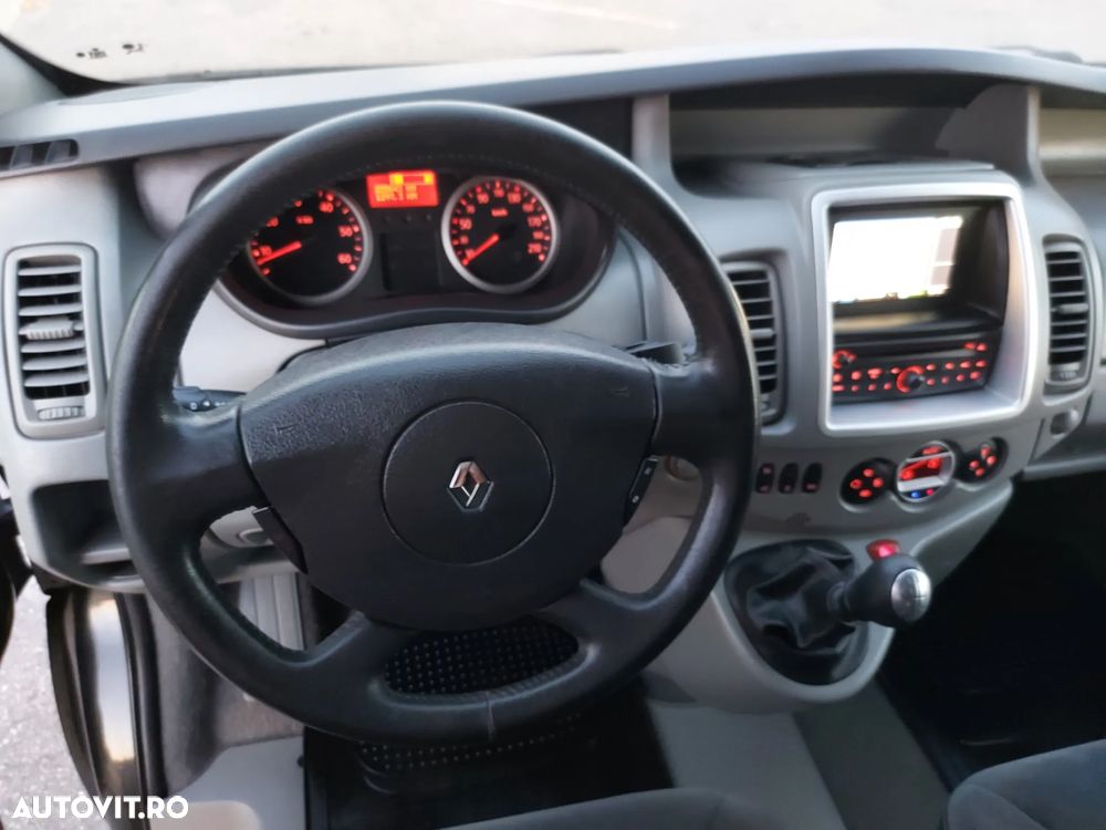 Renault Trafic - 18