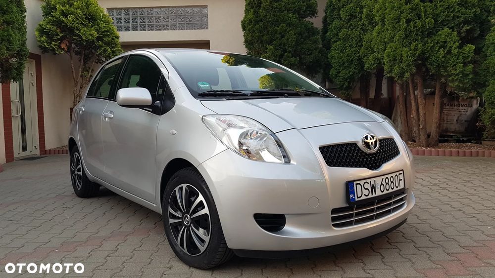Toyota Yaris 1.3 Luna Premium - 1