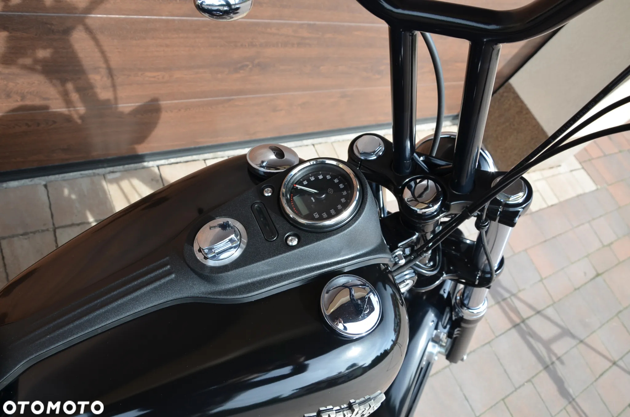 Harley-Davidson Dyna Street Bob - 20