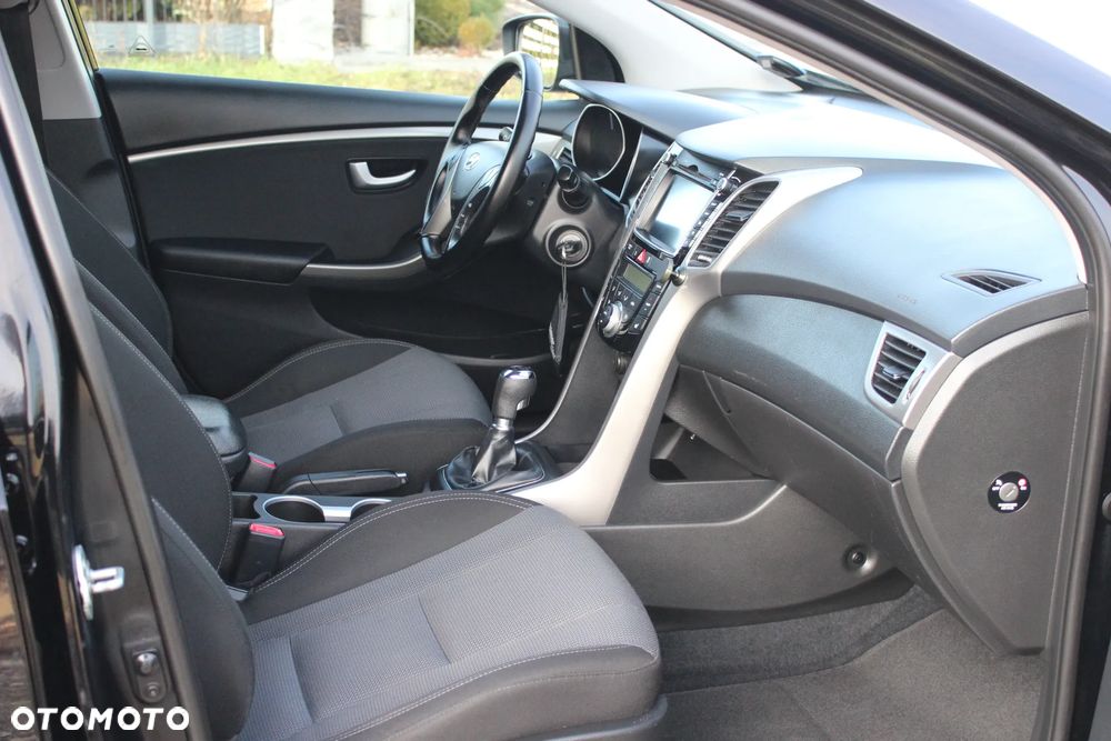 Hyundai i30 blue Kombi 1.6 GDi Style - 20