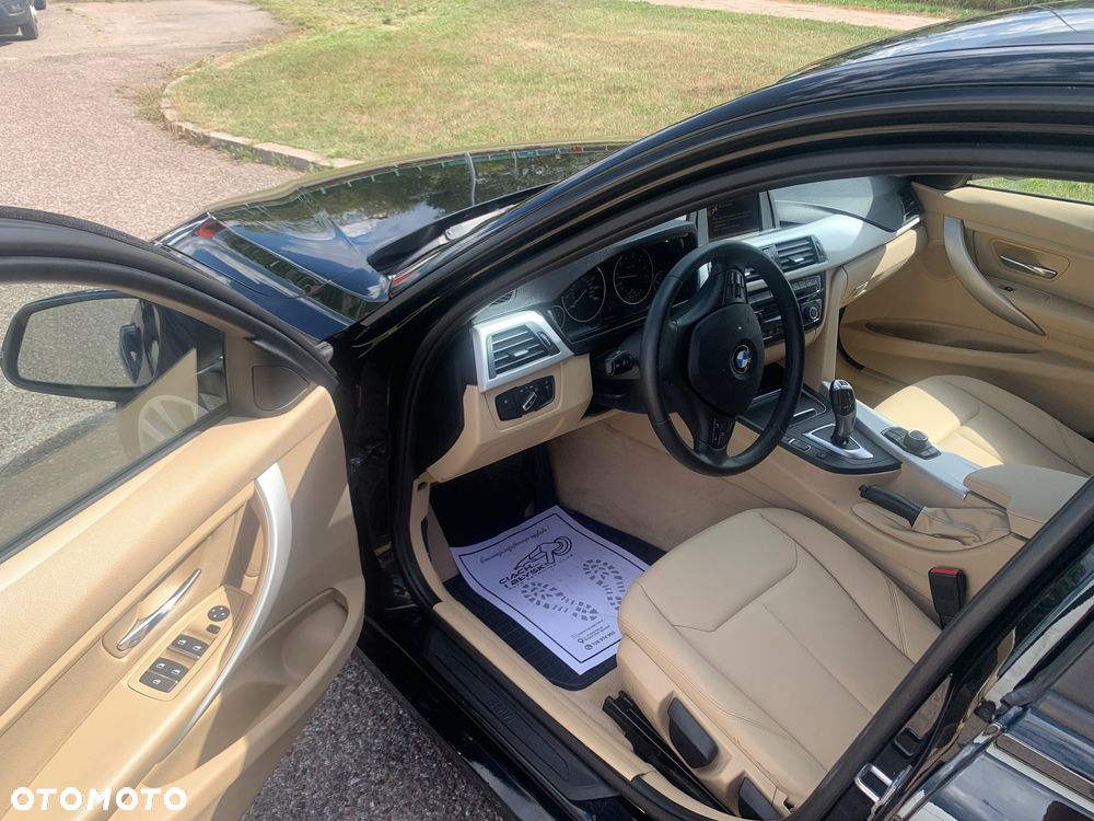 BMW Seria 3 320i Edition M Sport Shadow - 16