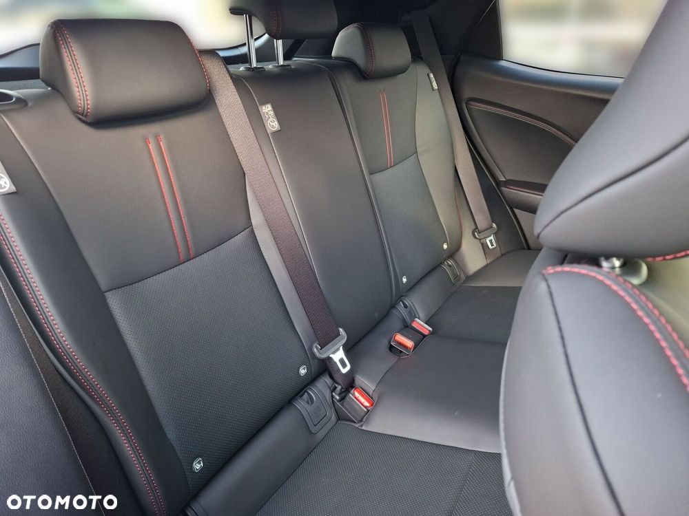 Lexus LBX 1.5 Hybrid Emotion - 27