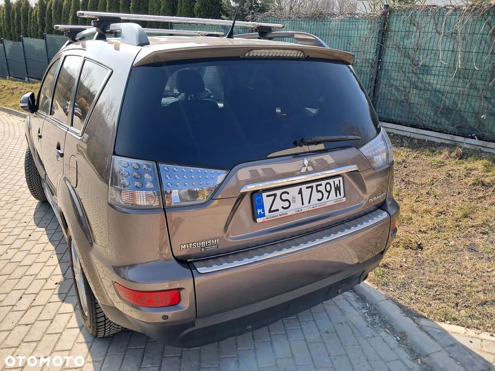 Mitsubishi Outlander 2.4 Intense + CVT - 2