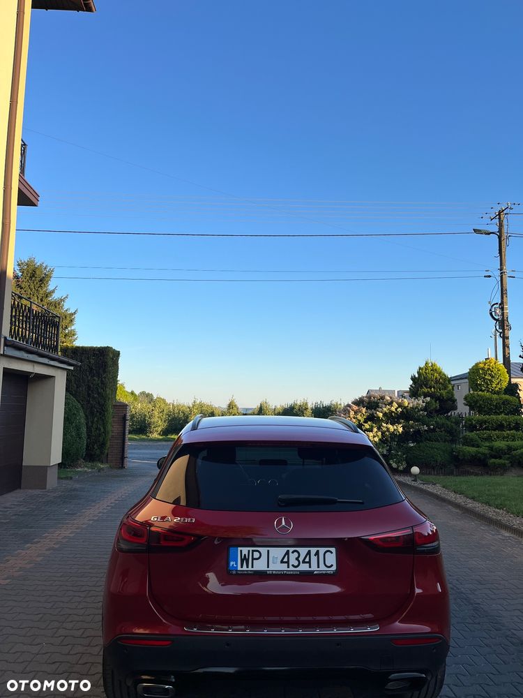 Mercedes-Benz GLA 200 - 6