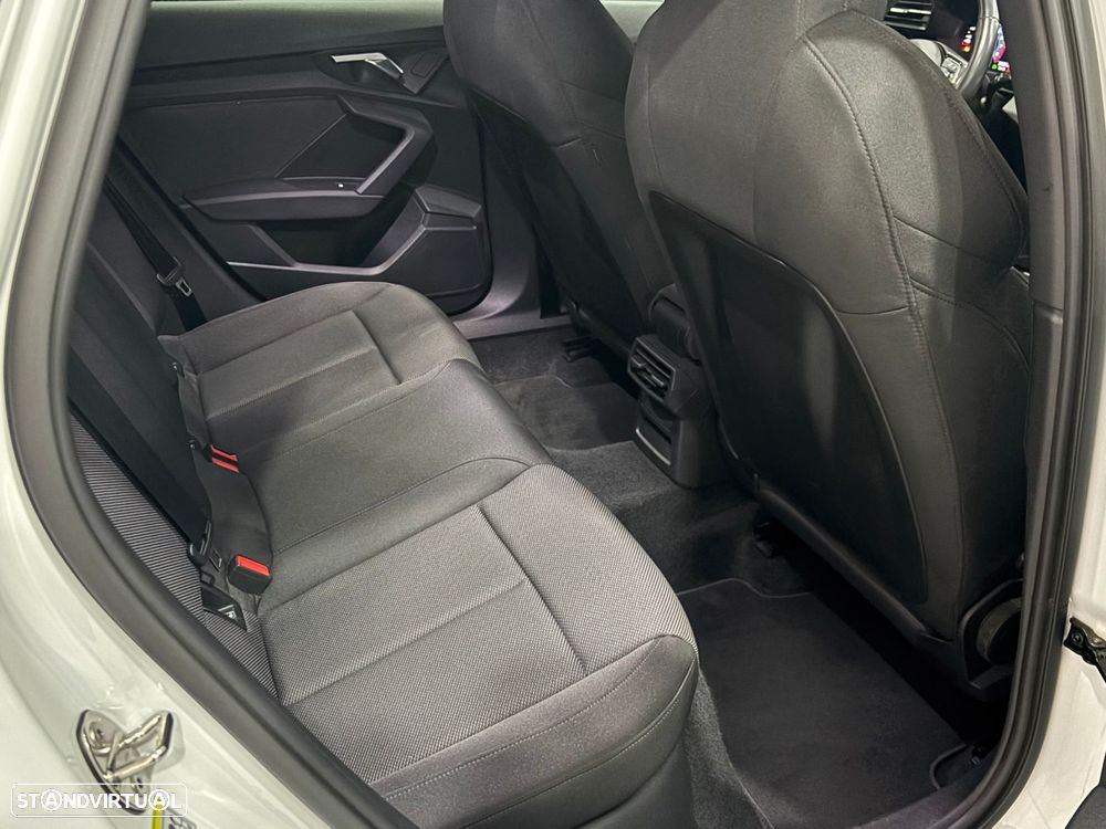 Audi A3 Sportback 45 TFSIe S line - 11