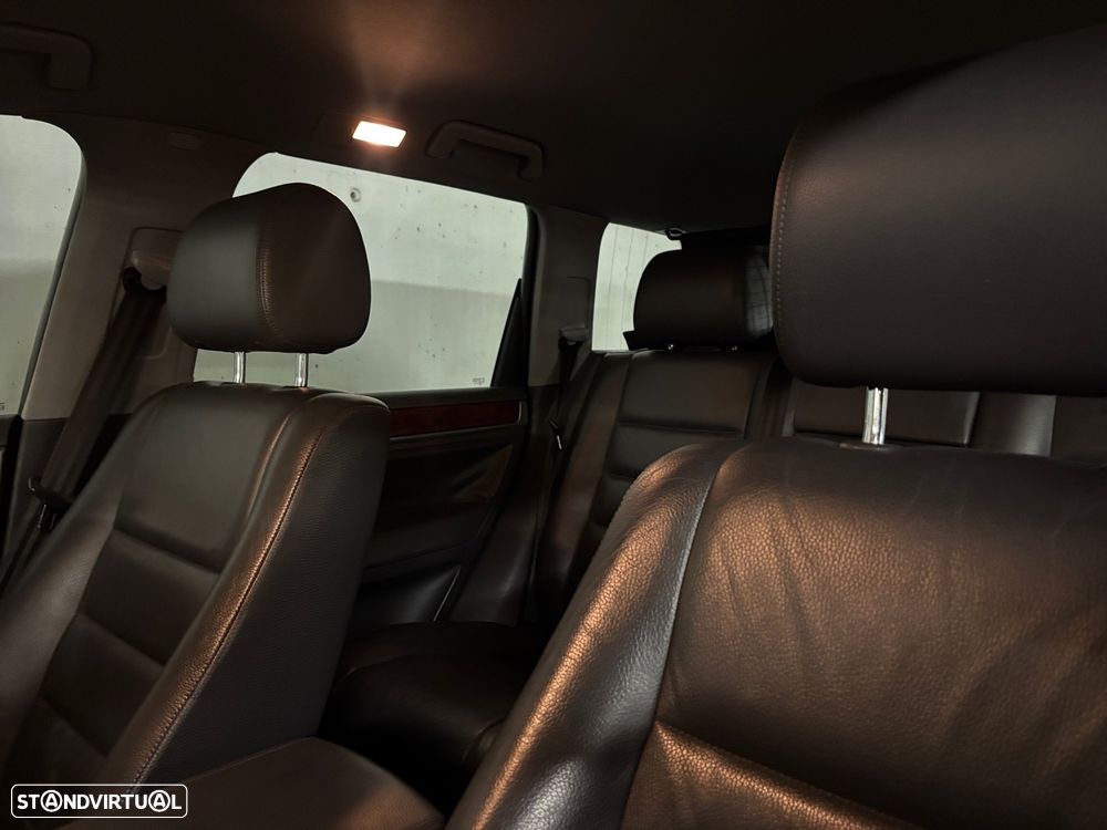 VW Touareg 3.0 TDI V6 Tiptronic - 14