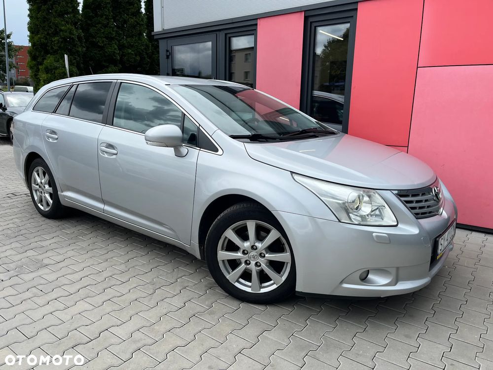 Toyota Avensis 2.0 D-4D Premium - 4