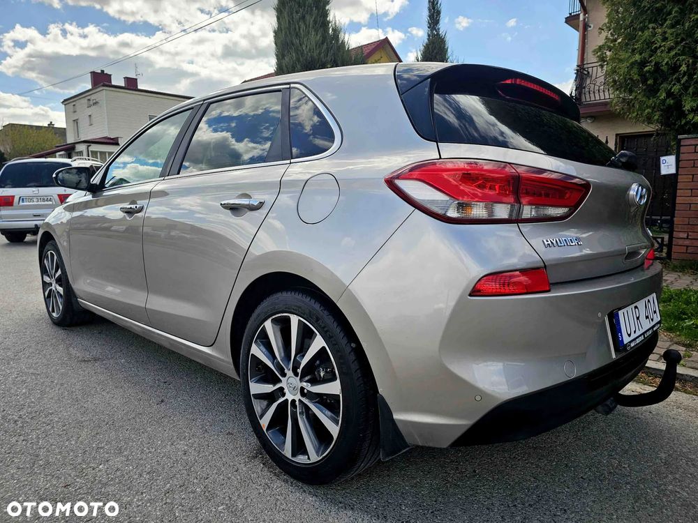 Hyundai i30 blue 1.6 CRDi Premium - 12