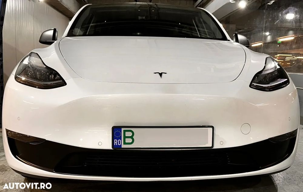 Tesla Model Y - 5
