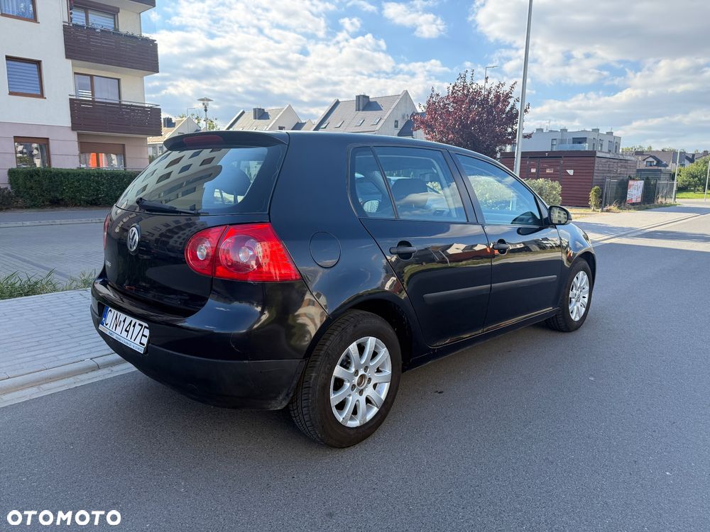 Volkswagen Golf 1.6 FSI Comfortline - 5