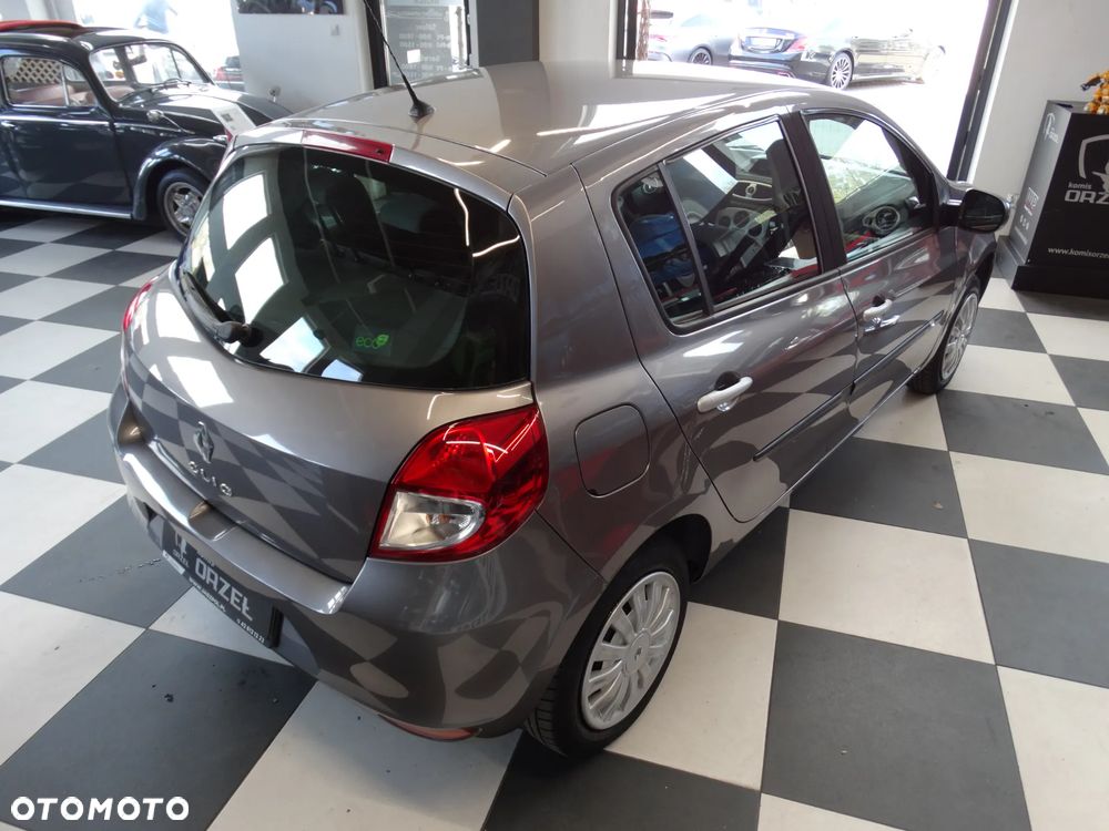 Renault Clio 1.2 16V Authentique - 14