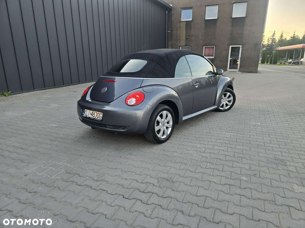 Volkswagen New Beetle - 26