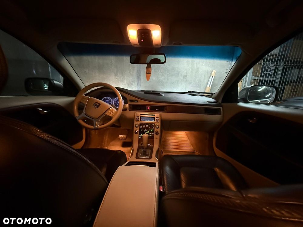 Volvo XC 70 D5 AWD Summum - 3