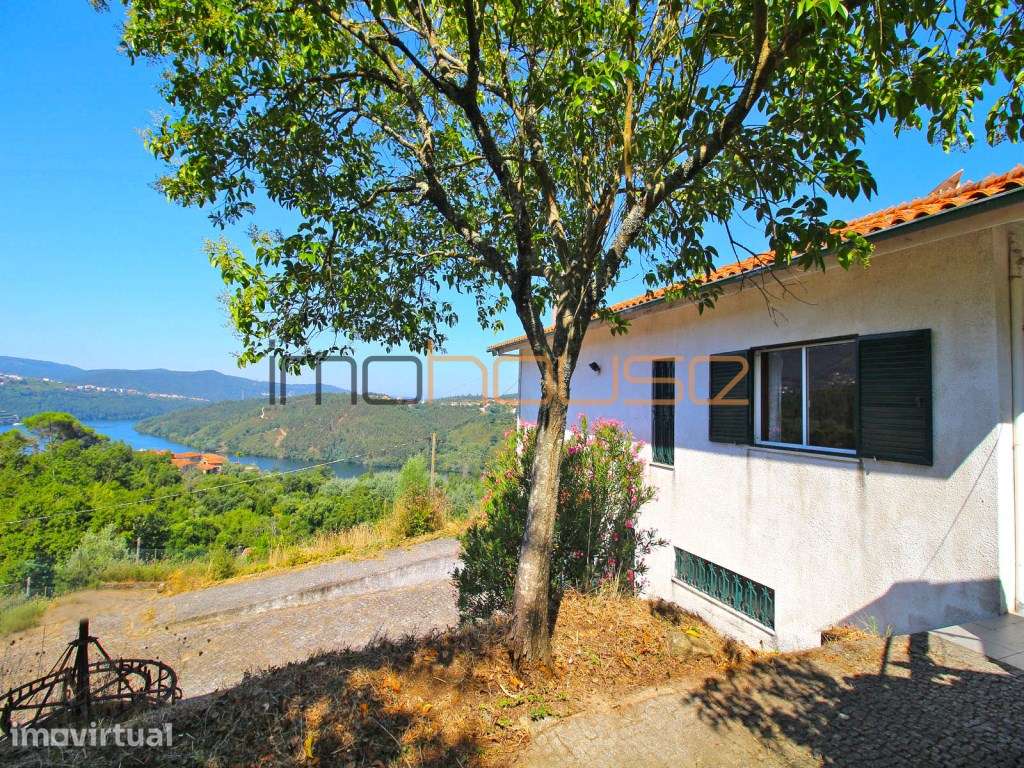 Moradia T3 com vista para o Rio Douro - Oportunidade Única! - Grande imagem: 2/48